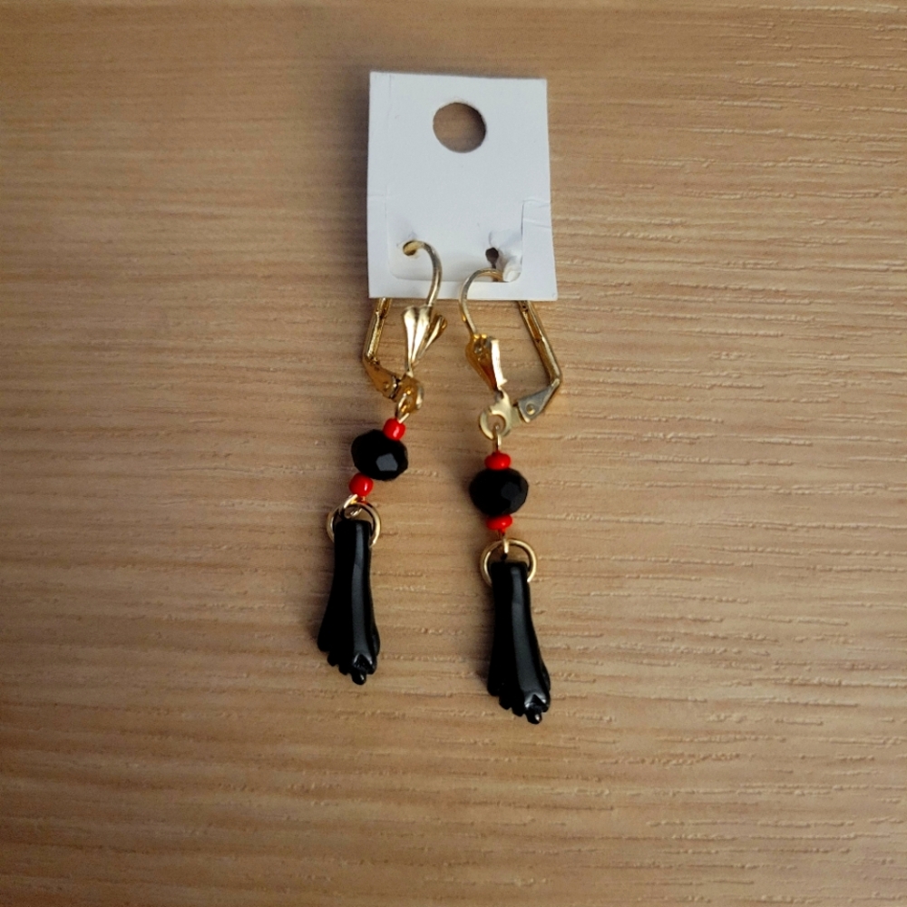 Azabache Black Hand Dangling Earrings